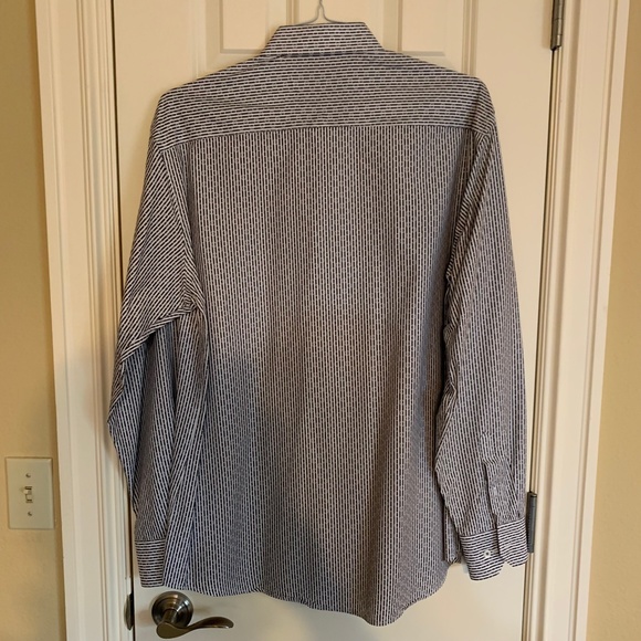 Bugatchi Shaped fit Size L dress shirt, charcoal gray stripe pattern - Picture 2 of 6